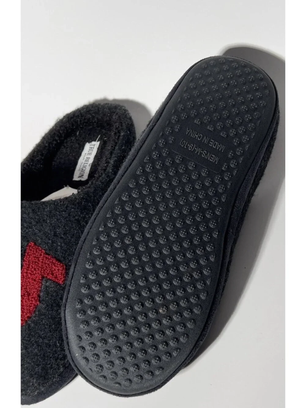 True Religion Men’s Gray Red Logo Faux Wool Clog Slippers Size M 9-10